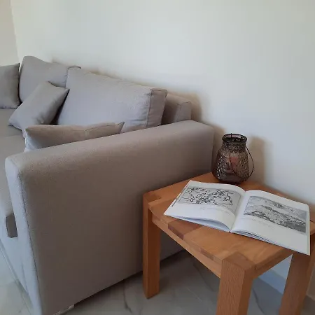 Apartment Freesia Grand Sea View