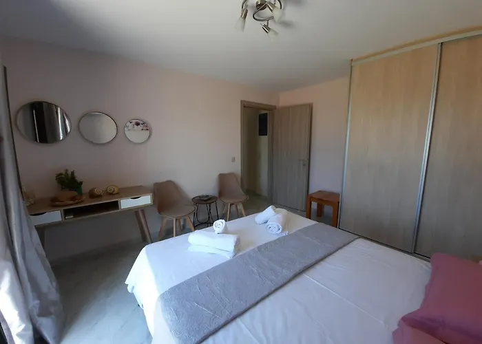 Freesia Grand Sea View Appartement *