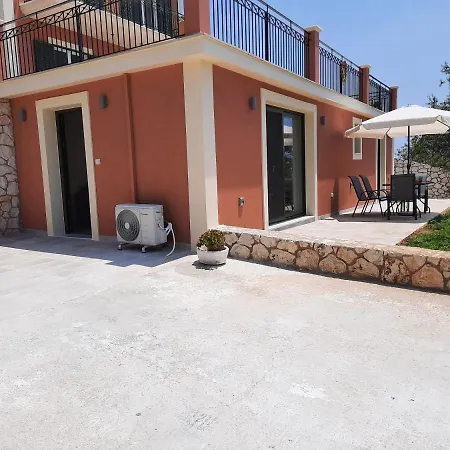 Apartmán Freesia Grand Sea View *