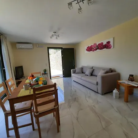 Freesia Grand Sea View Svoronata