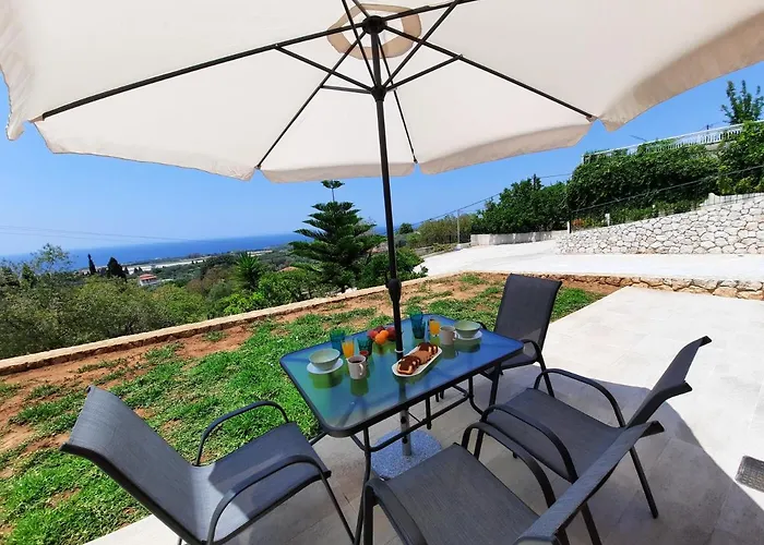 Apartment Freesia Grand Sea View