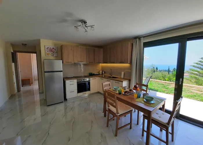 Διαμέρισμα Freesia Grand Sea View *
