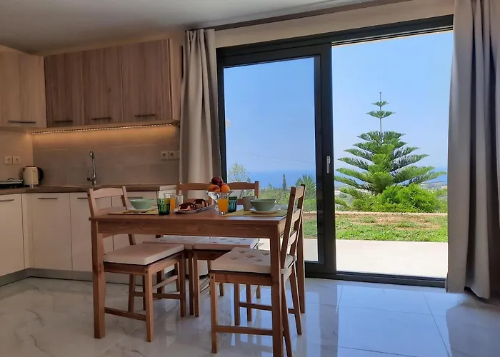 Freesia Grand Sea View Apartment *